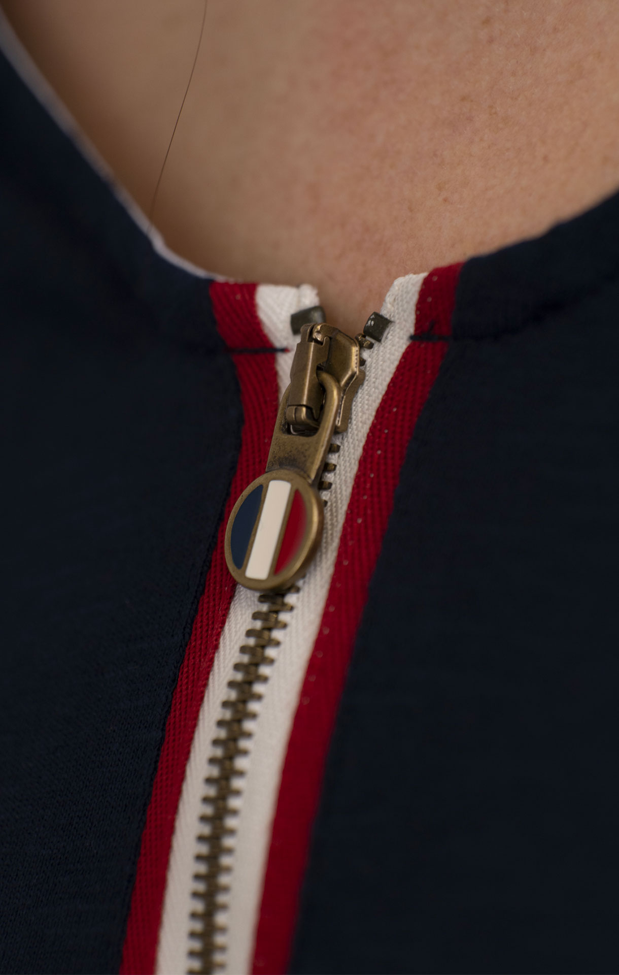 T-shirt zippé à capuche DIVINE MARINE – Image 4