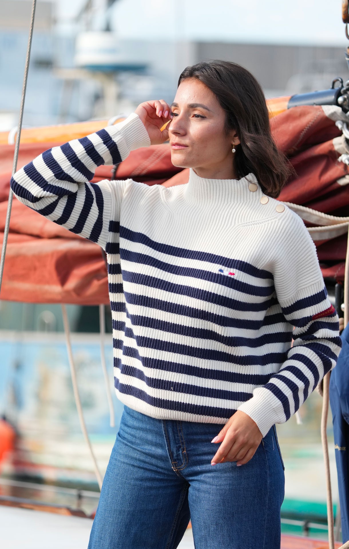 Pull chic et original ROSANE Écru/Marine