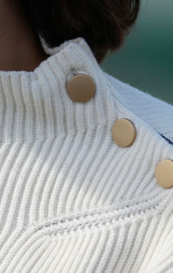 Pull chic et original ROSANE Écru/Marine – Image 3