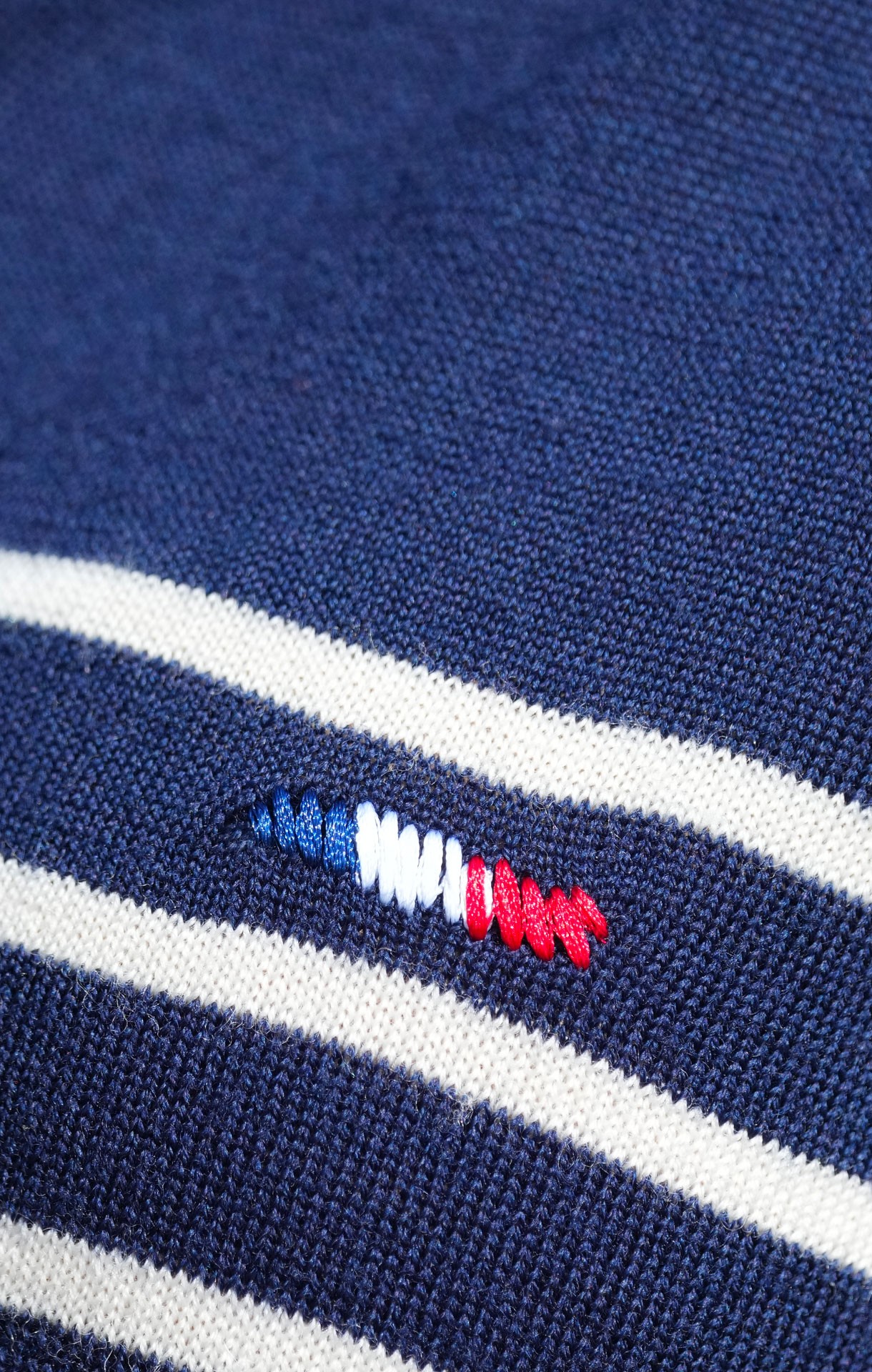 Pull 100% Laine femme ASSIA HOOD MARINE ECRU – Image 5